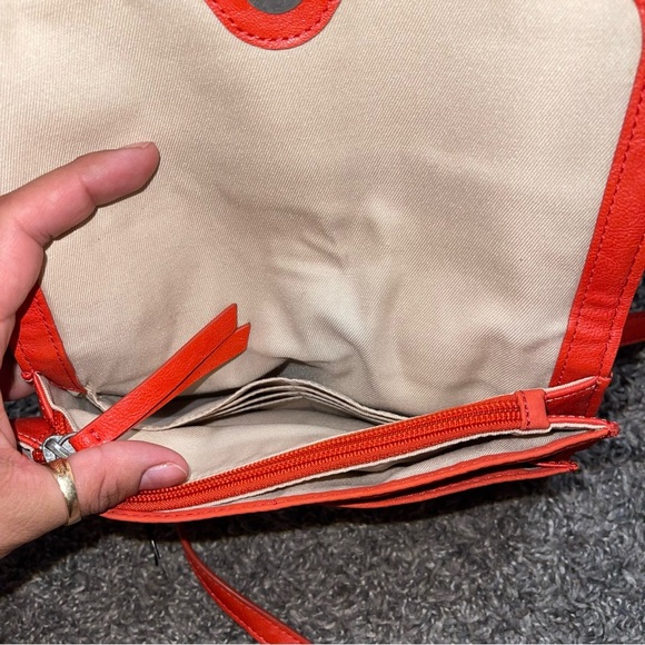 Lucky Brand ASON Leather 2-in-1 Crossbody Bag - Picture 7 of 12